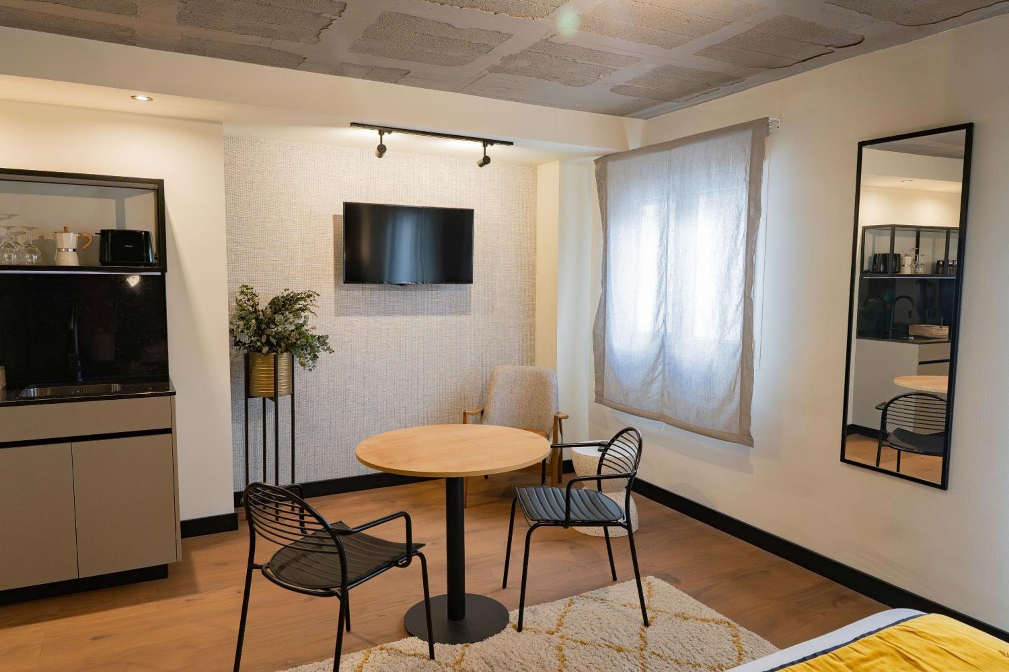 Bubu - Apartamentos En El Centro Малага Екстер'єр фото